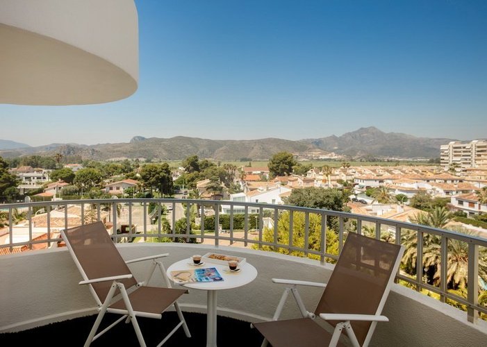 Terraza de 'the residence' supreme Villa Luz Family Gourmet & All Exclusive Hotel Gandía